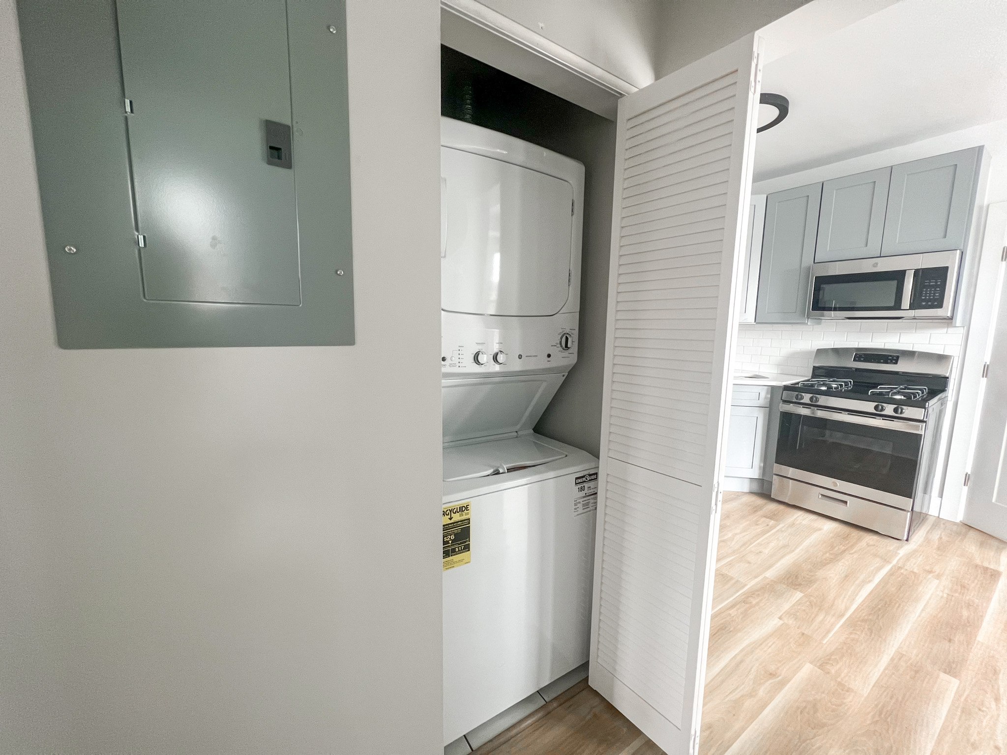 3927-29 N. Southport Ave. 3927-29 N. Southport Ave., Chicago, IL 60613 Wrigleyville - Leasing by Cross Street